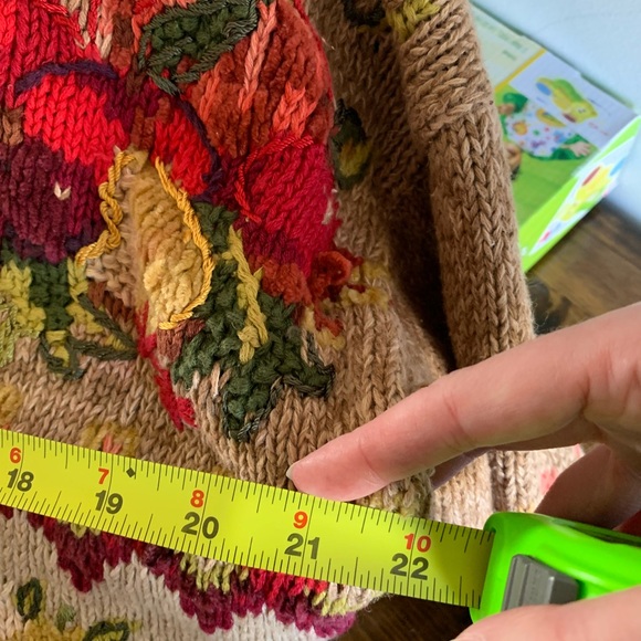 Heirloom collectibles Floral Knit Women's Sweater - Picture 15 of 16